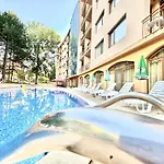 Sunny Sea - Menada Apartment