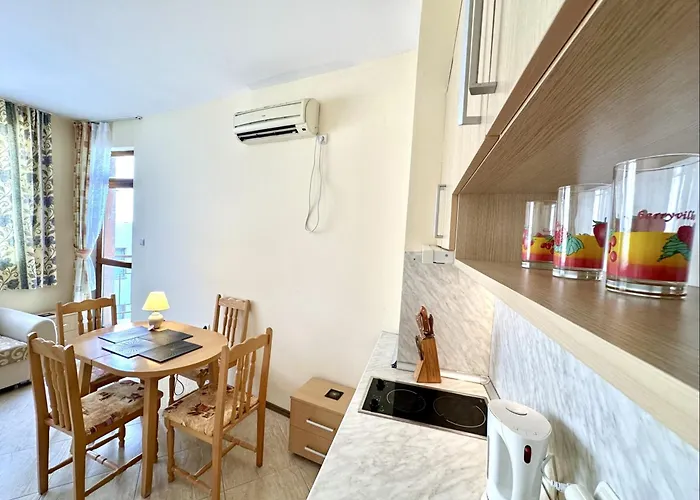 Sunny Sea - Menada Apartment *